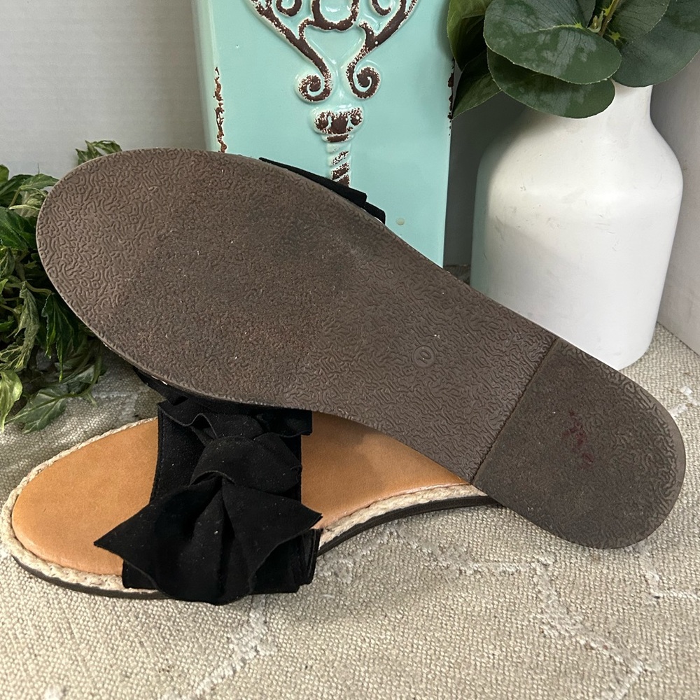 Loft Black Slip On BOW Flat Sandals. Size 10 - Picture 9 of 10